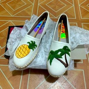 Brand new flats, size 8.5